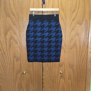 Anne Klein Blue and Black Houndstooth Pencil Skirt